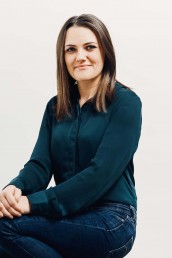 Camilla Gliese Thorst, Økonomiassistent